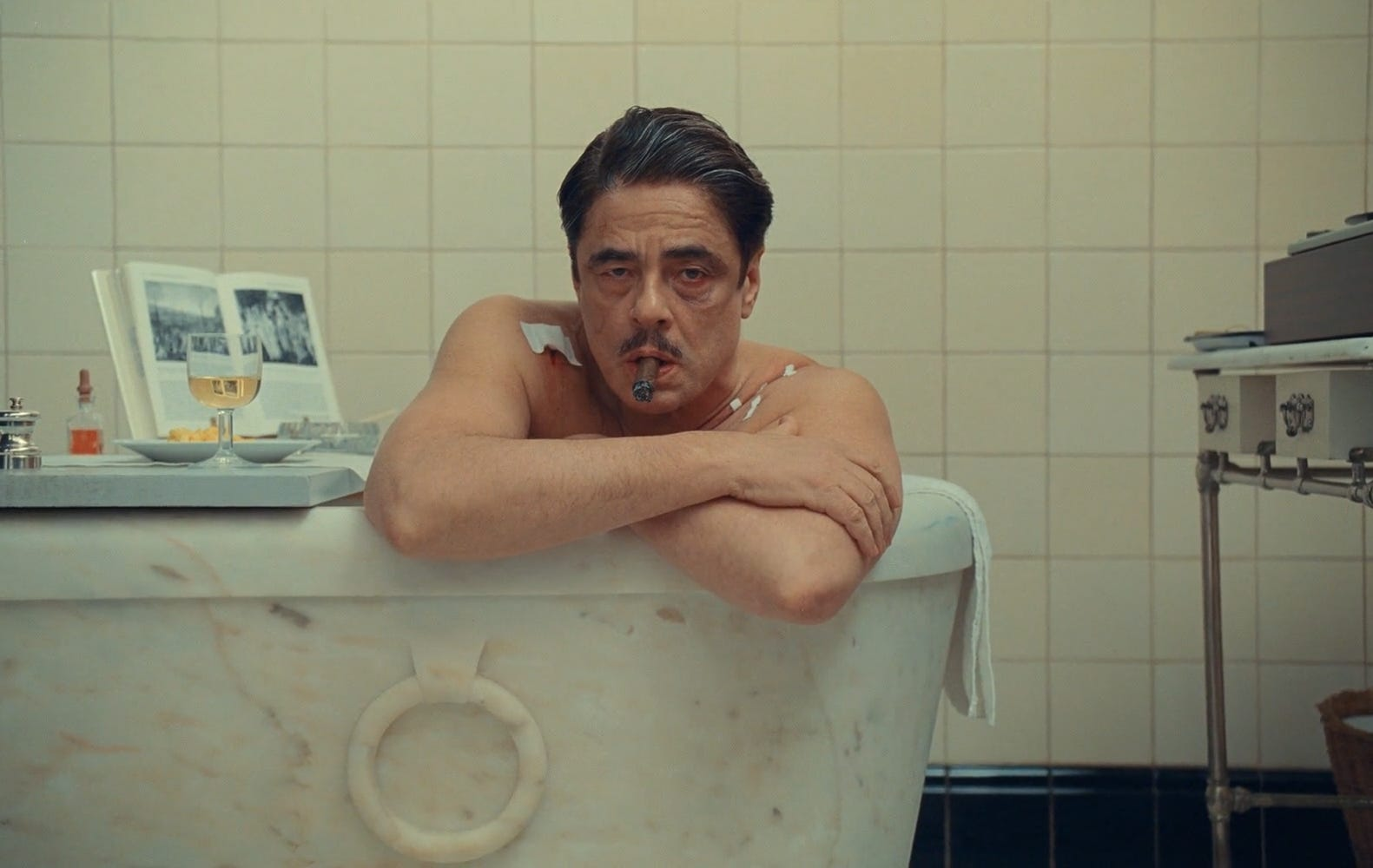 O Colapso do Controle: Uma Autópsia de The Phoenician Scheme